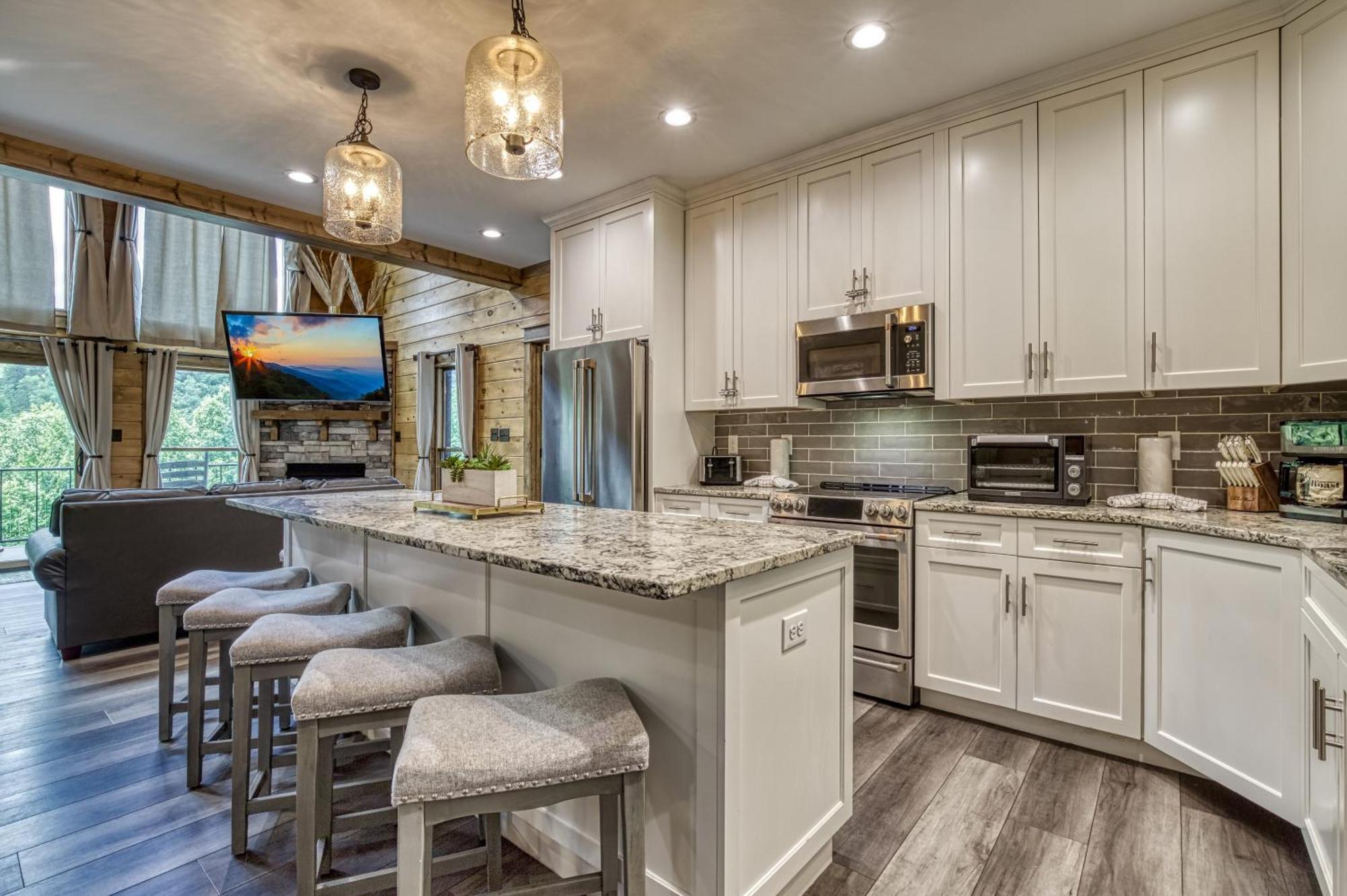 Alpine Splash - Luxury - Private Indoor Pool, Theatergaming, Large Yard, Pond, Basketball Court!!! Sevierville Eksteriør billede